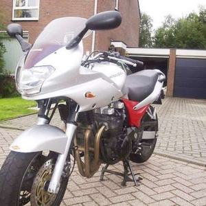 zr7s links-voor.jpg