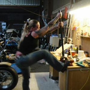 Making-of-the-sissybar.jpg