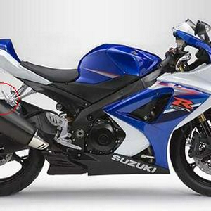 Suzuki_GSX_R_K7_(aangepast).JPG