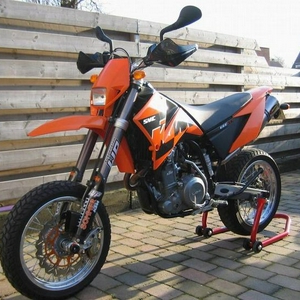 De KTM 660 SMC van Powerfred 006.jpg