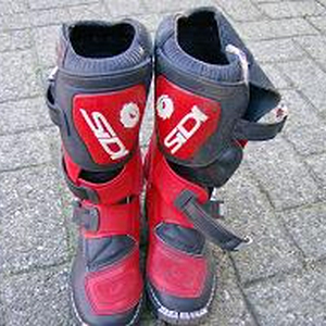 sidi crosslaarsen.jpg