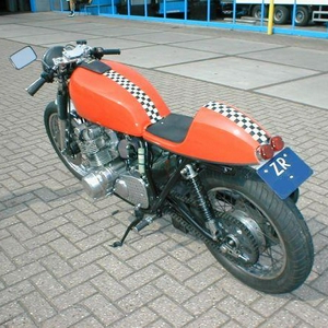 CR750 side rear.jpg