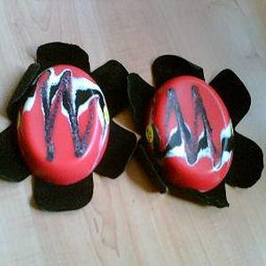 Wizz knee sliders te koop (rood)