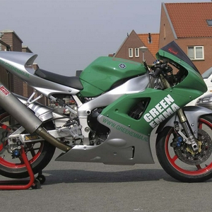 Race Yamaha R1