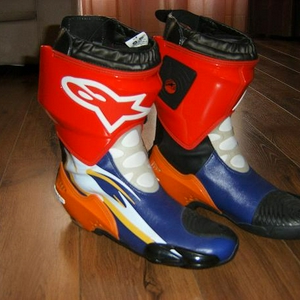 nieuwe Alpinestars supertech repsol replica