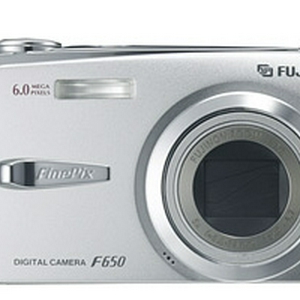 fujifilm_finepix_f650_front.jpg