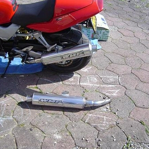 TKA: Honda VTR 1000 F Firestorm - uitlaten