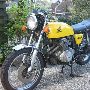 CB 400 F