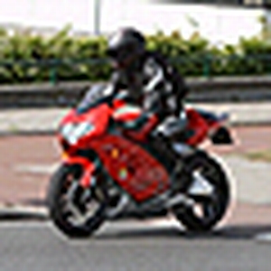 01-gsxrrr.jpg