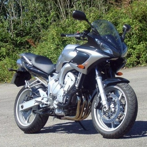 Fazer 600 2004.jpg