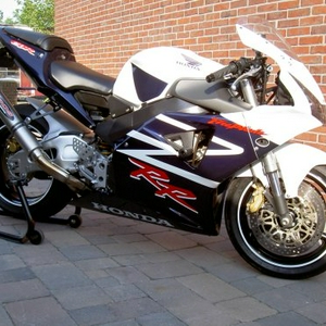 2003 blade.jpg