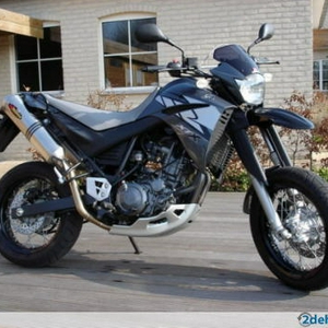 22628333-xt660x.jpg
