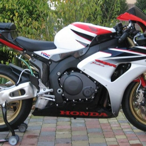 cbr1000rr_RW.jpg