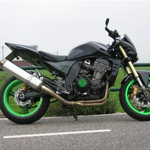 Green wheels 4 small.jpg