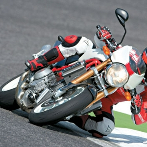 art_16516_3_ducati_04.jpg