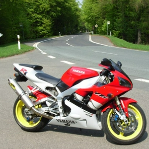 2YelloWheels.jpg
