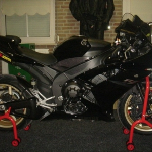 R1.jpg