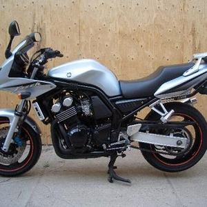 TK Yamaha Fazer 600 2003....3950,-