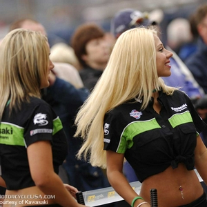 050724-grid-girls-014.jpg