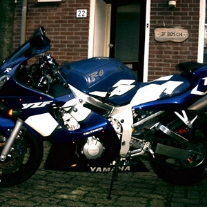 r6-1.jpg