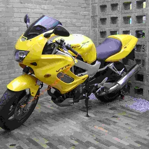 mooie gele honda vtr 1000 firestorm uit 1998