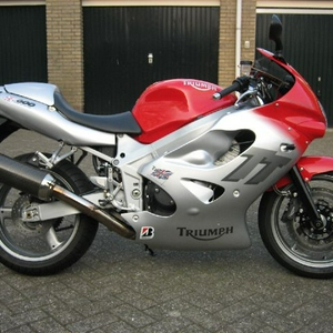Triumph TT600