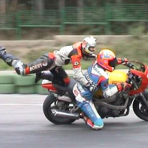 2kneedown2fz8.jpg