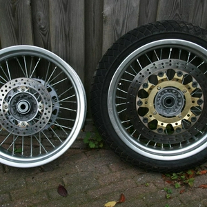 Set supermoto wielen met remschijven (Husqvarna, Behr)
