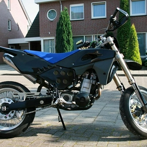 Husqvarna SM610R SUPERMOTO, Keihin FCR, LeoVinci X3 => 55 PK