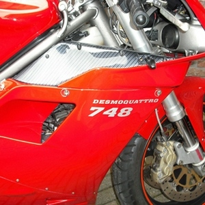 Ducati 748 bouwjaar 2001 (nieuwstaat)
