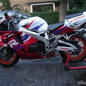basz600 rood.jpg