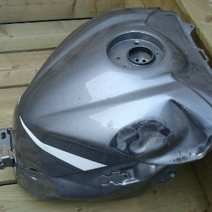 Te Koop Yamah R6 2006 Tank met Schade