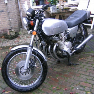 Suzuki GS 550