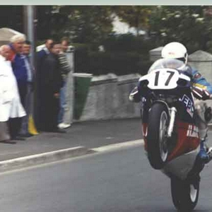 Robert Holden TT90 Ago's.jpg