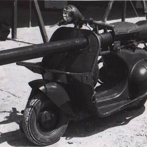 03-2005 old-vespa.jpg
