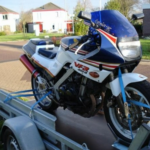 Rothmans_trailer.jpg