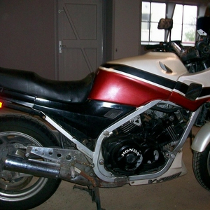 honda vf1000f interceptor opleuk projectje