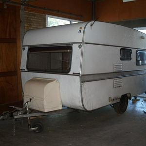 caravan aangepast voor motor