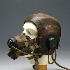 Vliegeniers helm.jpg