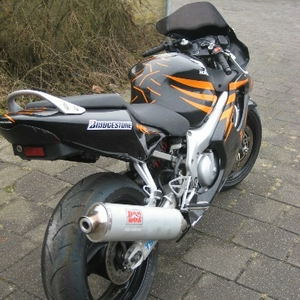 Cbr 600Fi bj 2000 snel circuitfietsie voor weinig.