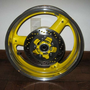 Suzuki Bandit Gepolijst achterwiel