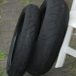 TK: gebruikte een set Pirelli Supercorsa 120/70-17 180/55-17