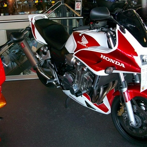_voor.9.200,=.mijn.ex.bij.motoport.Hillegom.jpg