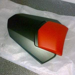 Te Koop : seatcover Yamaha R6 2008/9 zwart-rood