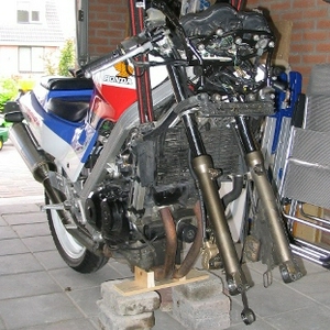 voorwiel vervangenklein.JPG