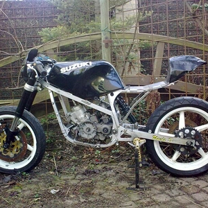 RG125