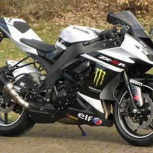 2009-kawasaki-zx-10r-white-black.jpg
