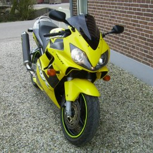 CBR F4I Voorkant