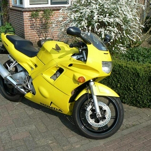 Gele Honda CBR600F