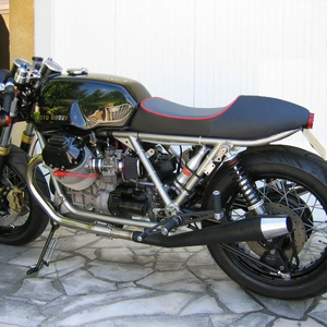 guzzi tank..jpg